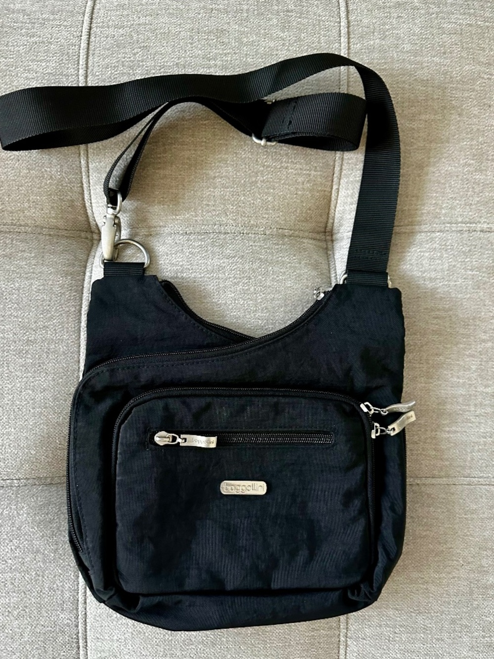 NEW "Baggallini" Black Cross Body Travel Bag